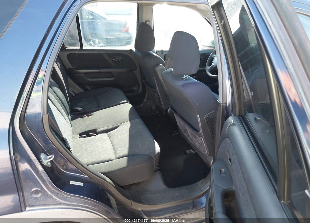 2006 HONDA CR-V LX VIN: JHLRD78586C013187