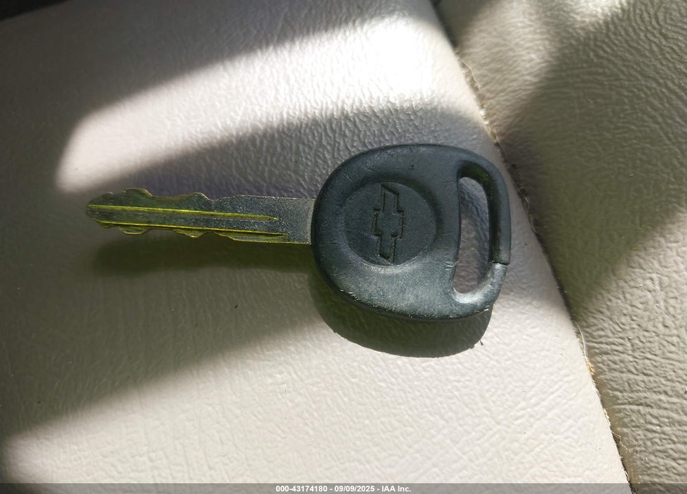 2004 CHEVROLET AVALANCHE 1500 VIN: 3GNEK12T34G299067