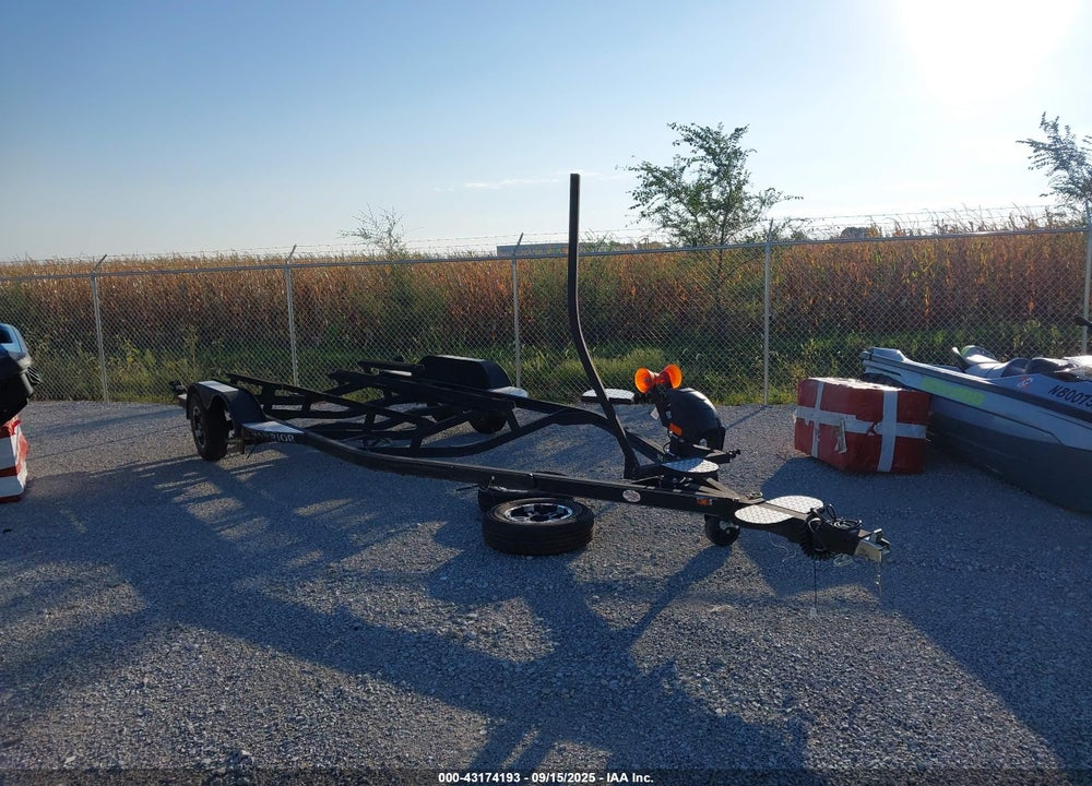 2021 EZ LOADER BOAT TRAILER VIN: 1L8TL2RH9MA052458