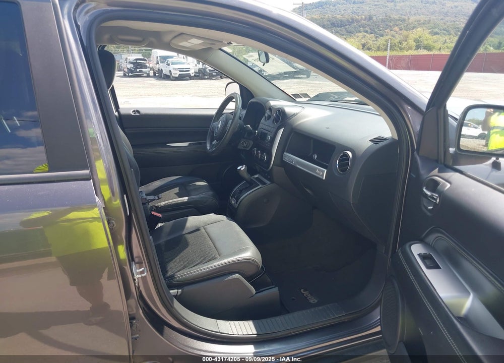 2014 JEEP COMPASS VIN: 1C4NJDEB0ED865412
