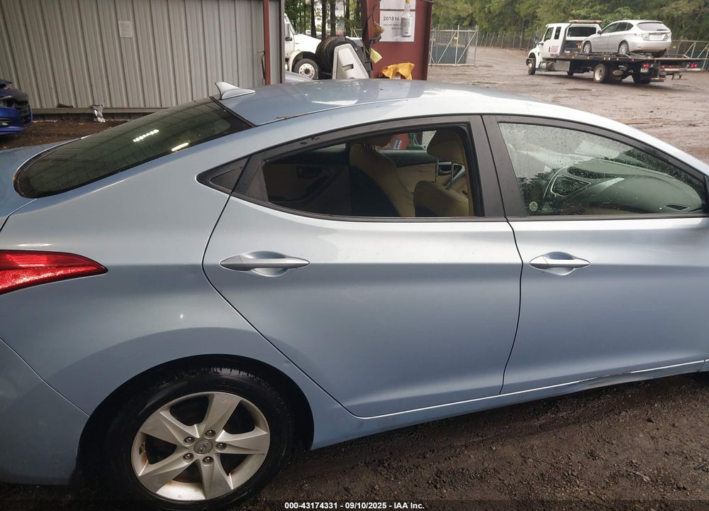 2013 HYUNDAI ELANTRA VIN: KMHDH4AE6DU626738