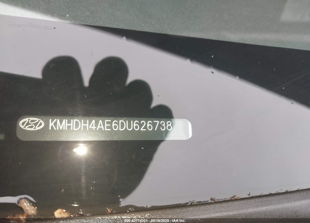 2013 HYUNDAI ELANTRA VIN: KMHDH4AE6DU626738