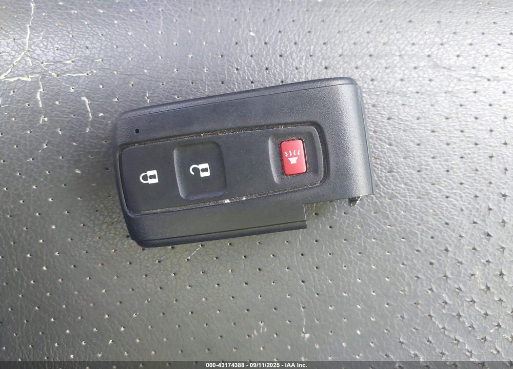 2008 TOYOTA PRIUS VIN: JTDKB20UX83363000