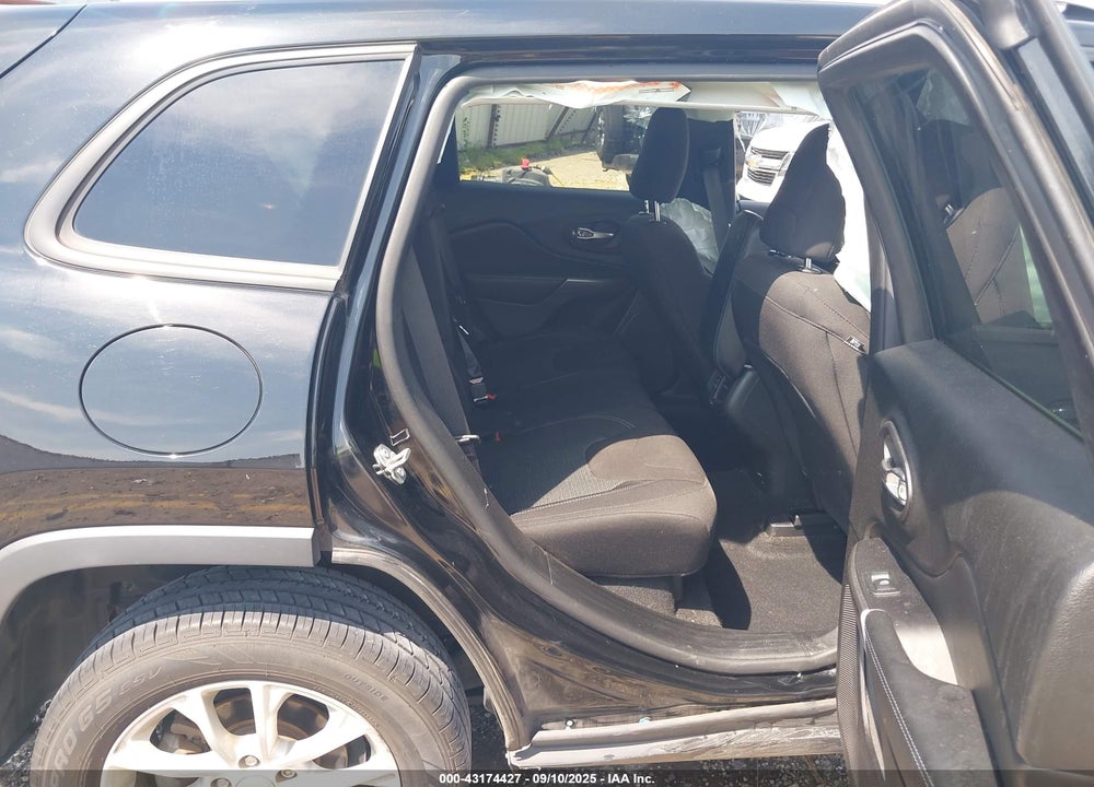 2020 JEEP CHEROKEE LATITUDE FWD VIN: 1C4PJLCB9LD639632