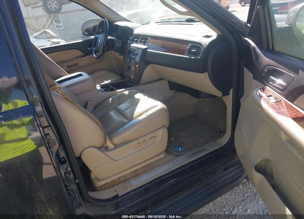 2007 CHEVROLET SUBURBAN 1500 LT VIN: 3GNFK16337G307350