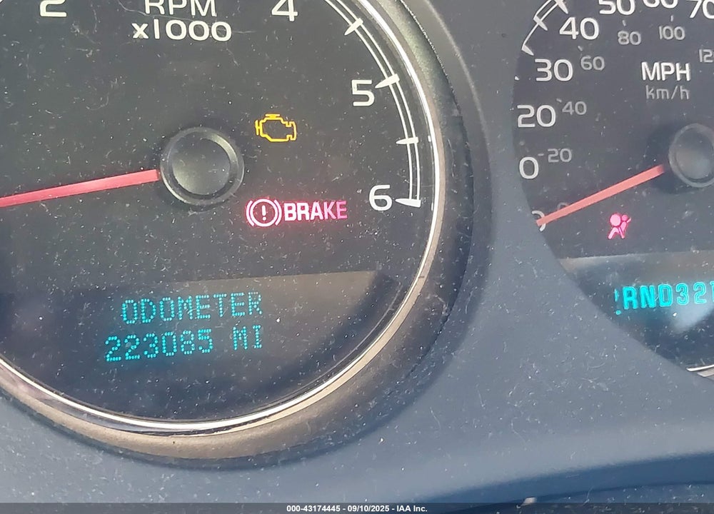 2007 CHEVROLET SUBURBAN 1500 LT VIN: 3GNFK16337G307350