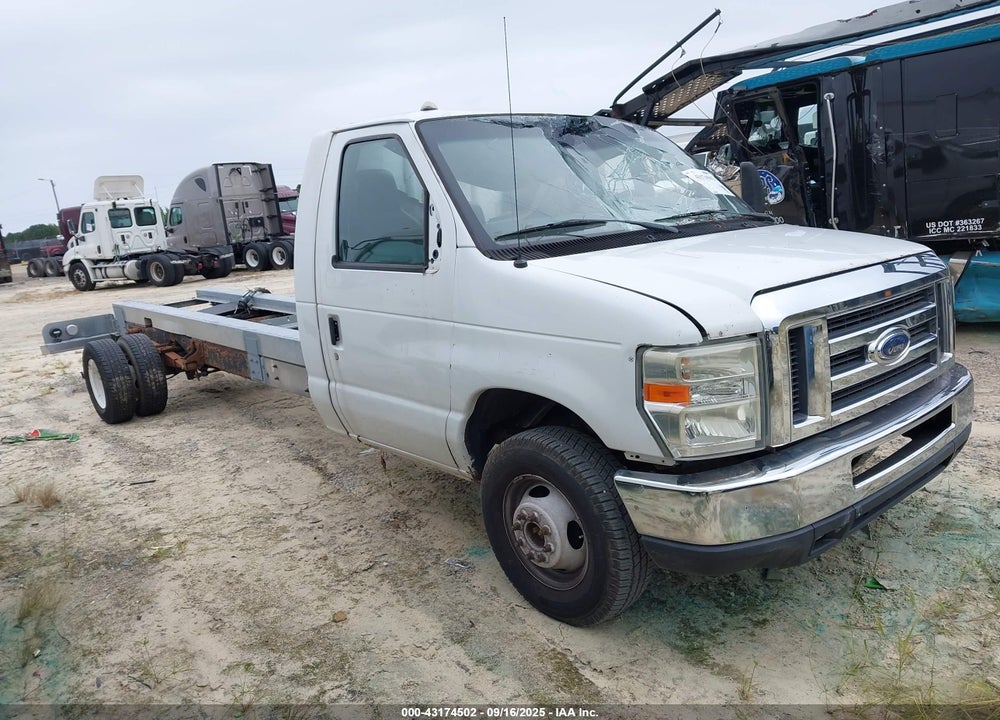 2011 FORD E-450 CUTAWAY VIN: 1FDXE4FS4BDB27521