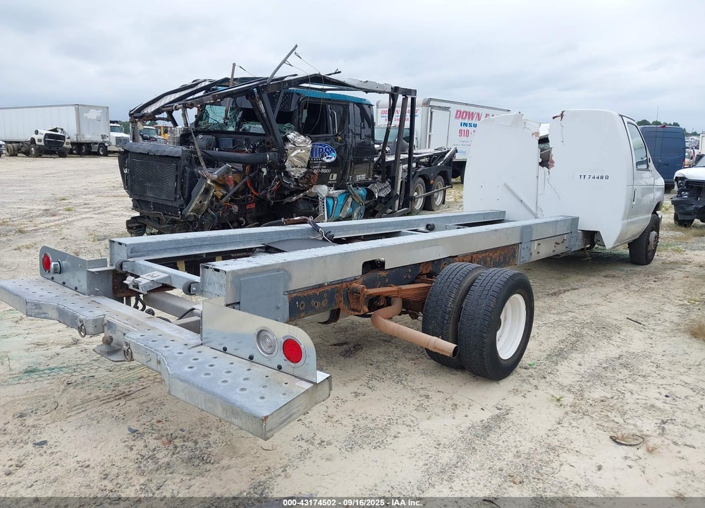2011 FORD E-450 CUTAWAY VIN: 1FDXE4FS4BDB27521