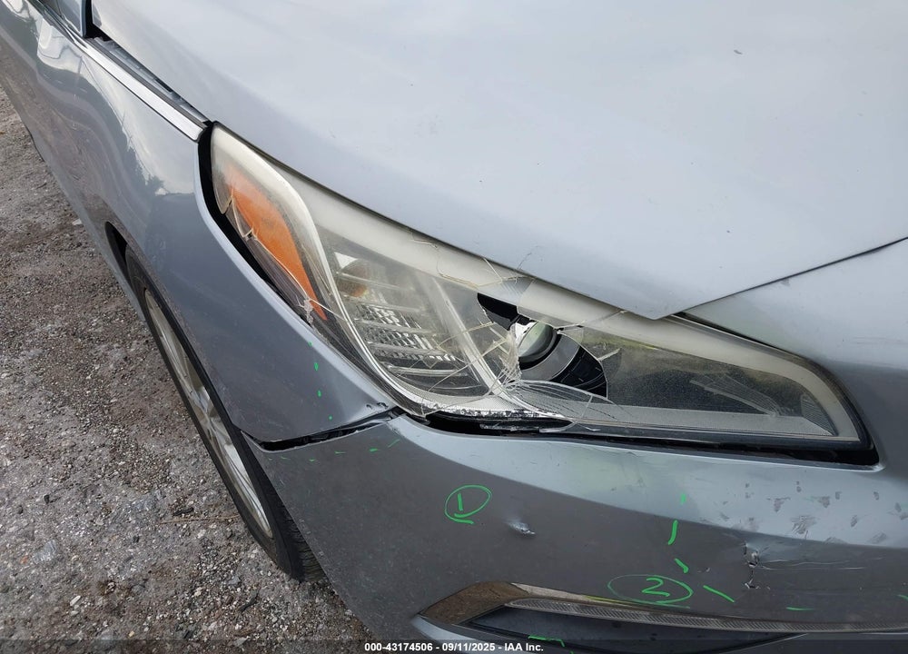 2015 HYUNDAI SONATA VIN: 5NPE34AF5FH171152
