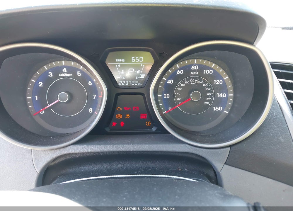 2015 HYUNDAI ELANTRA VIN: 5NPDH4AE3FH571425
