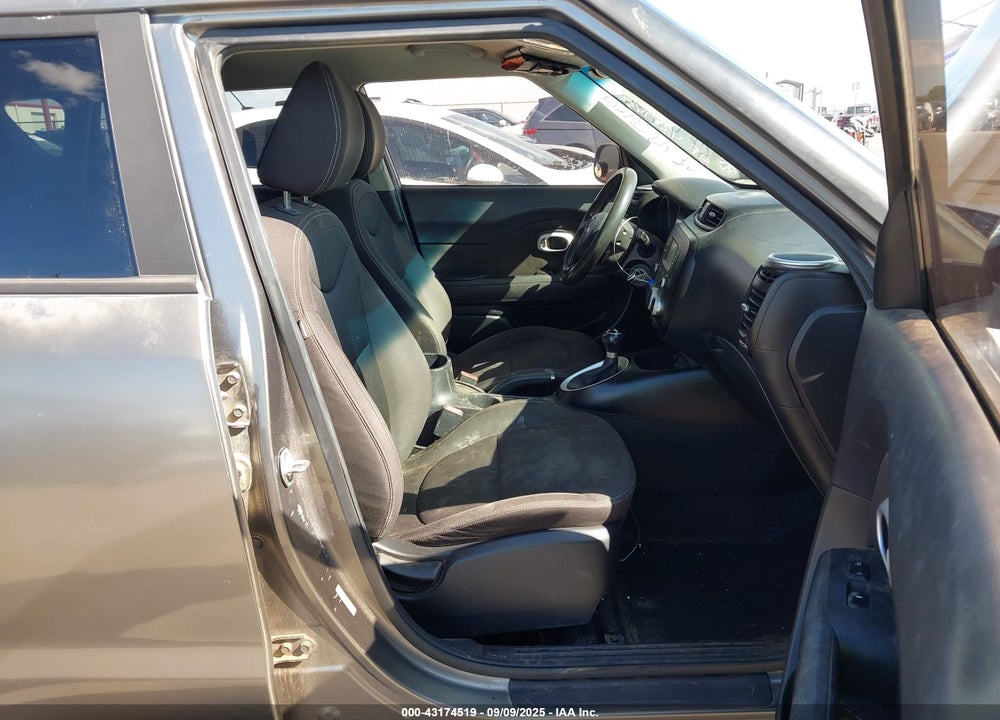 2016 KIA SOUL VIN: KNDJN2A27G7329152
