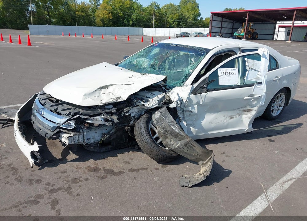 2011 FORD FUSION VIN: 3FAHP0GA8BR161380