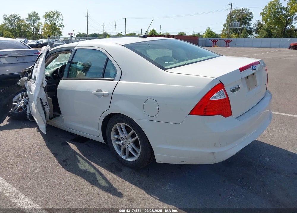 2011 FORD FUSION VIN: 3FAHP0GA8BR161380