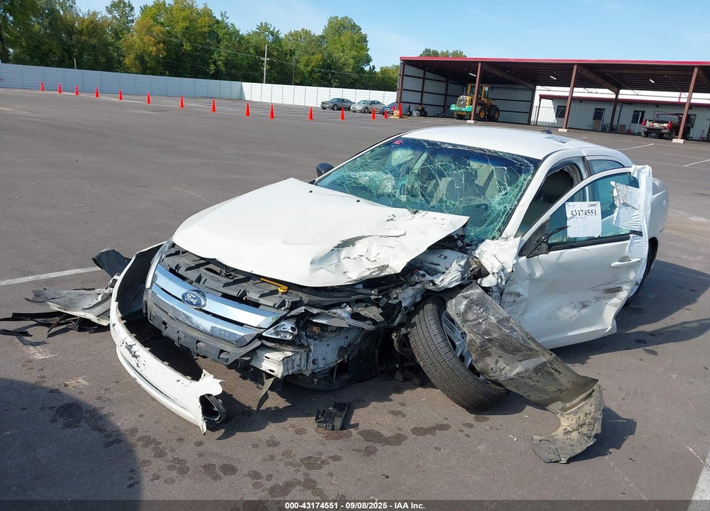 2011 FORD FUSION VIN: 3FAHP0GA8BR161380