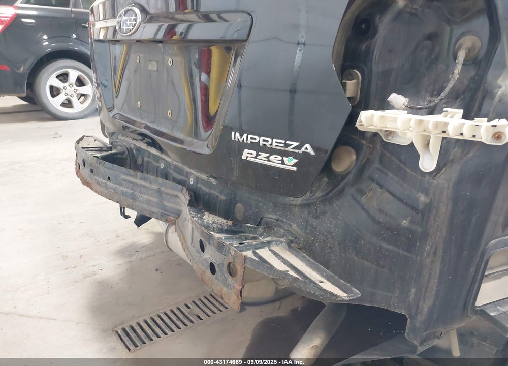 2014 SUBARU IMPREZA VIN: JF1GPAD64E8288800