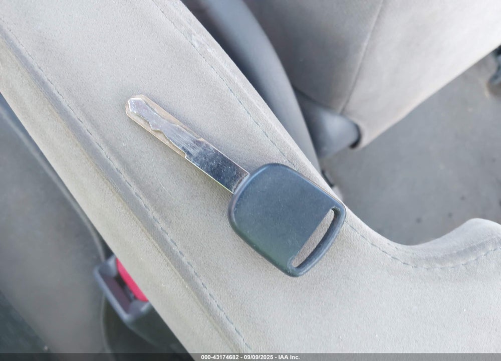 2005 HONDA CIVIC VP VIN: 1HGES16345L020735