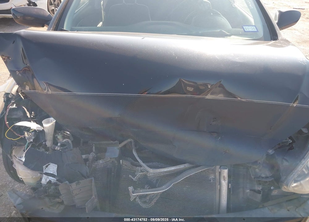 2016 HYUNDAI ELANTRA VIN: 5NPDH4AE2GH706427