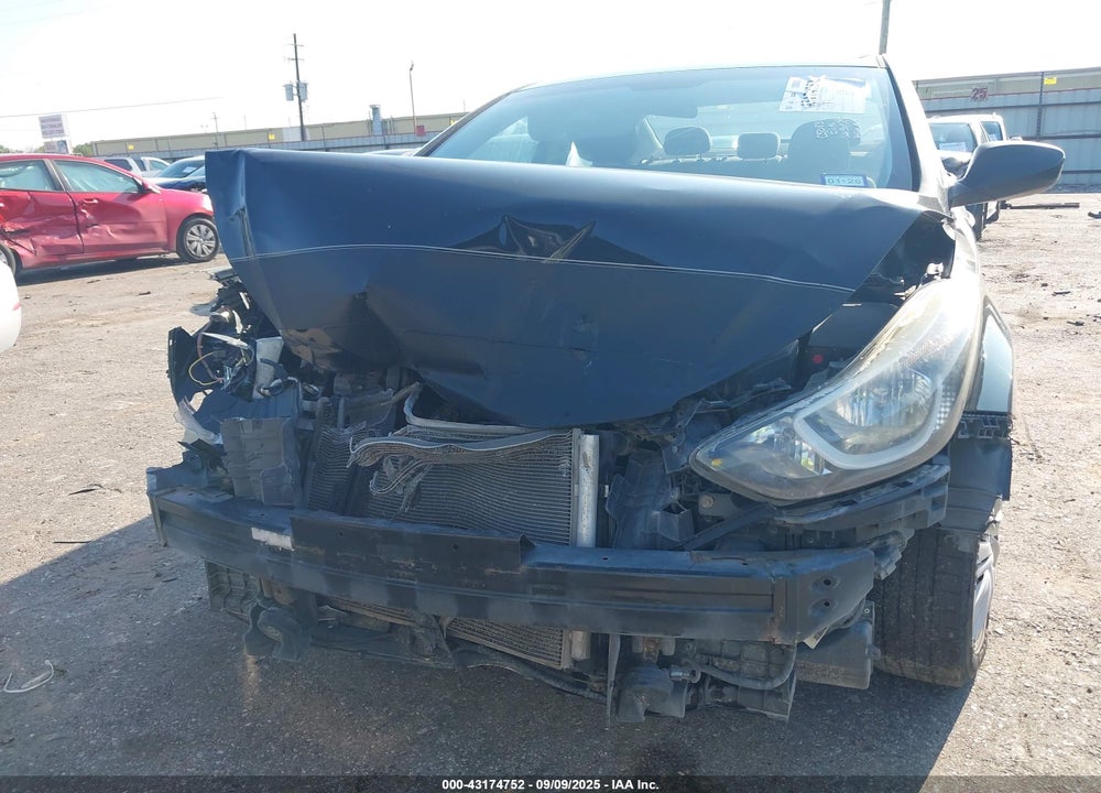 2016 HYUNDAI ELANTRA VIN: 5NPDH4AE2GH706427