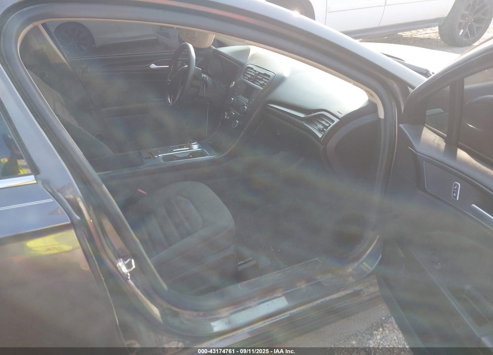 2018 FORD FUSION VIN: 3FA6P0G75JR255436