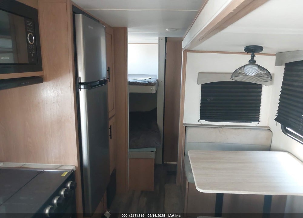 2022 FOREST RIVER PRIMETIME AVENGER VIN: 5ZT2AVRB1NB931933