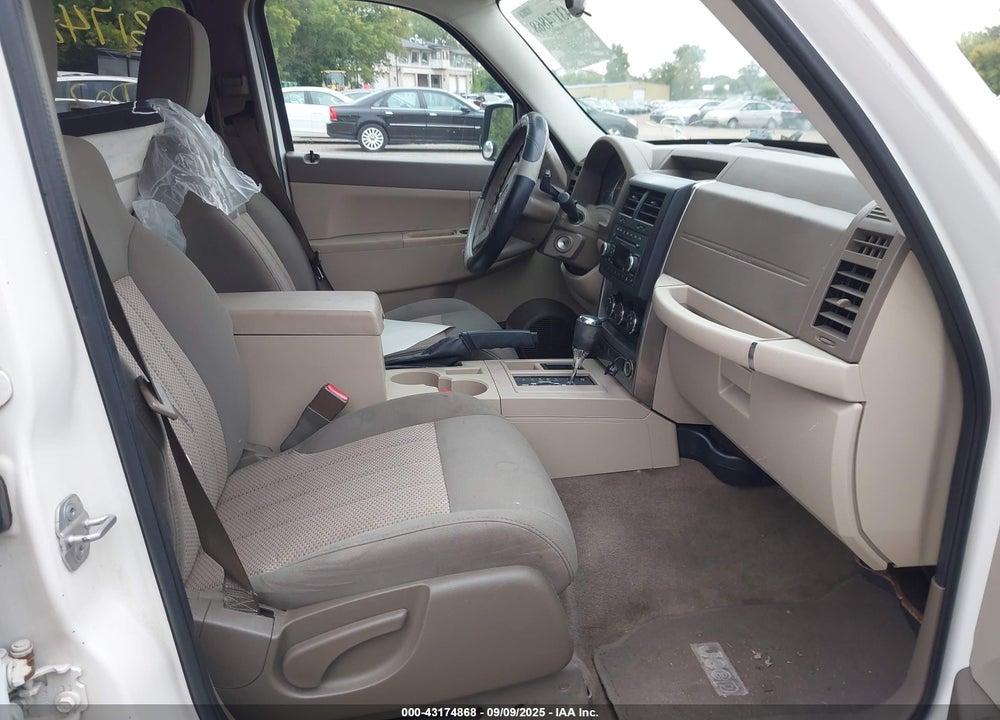 2009 JEEP LIBERTY VIN: 1J8GP28K69W535204