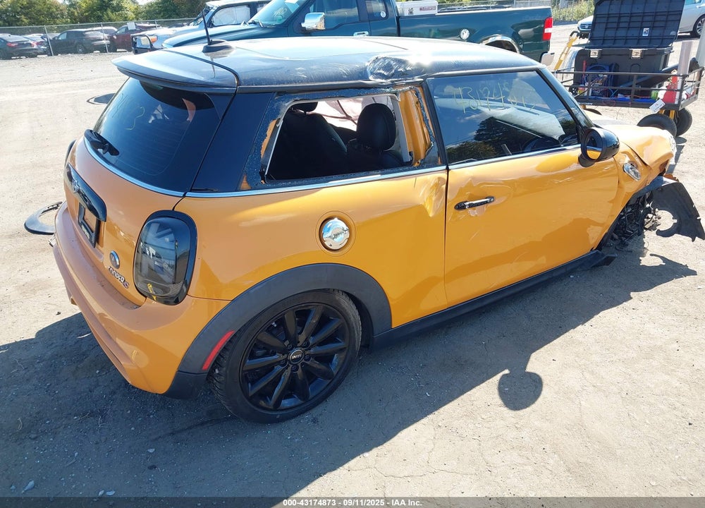 2014 MINI HARDTOP VIN: WMWXM7C52ET987495