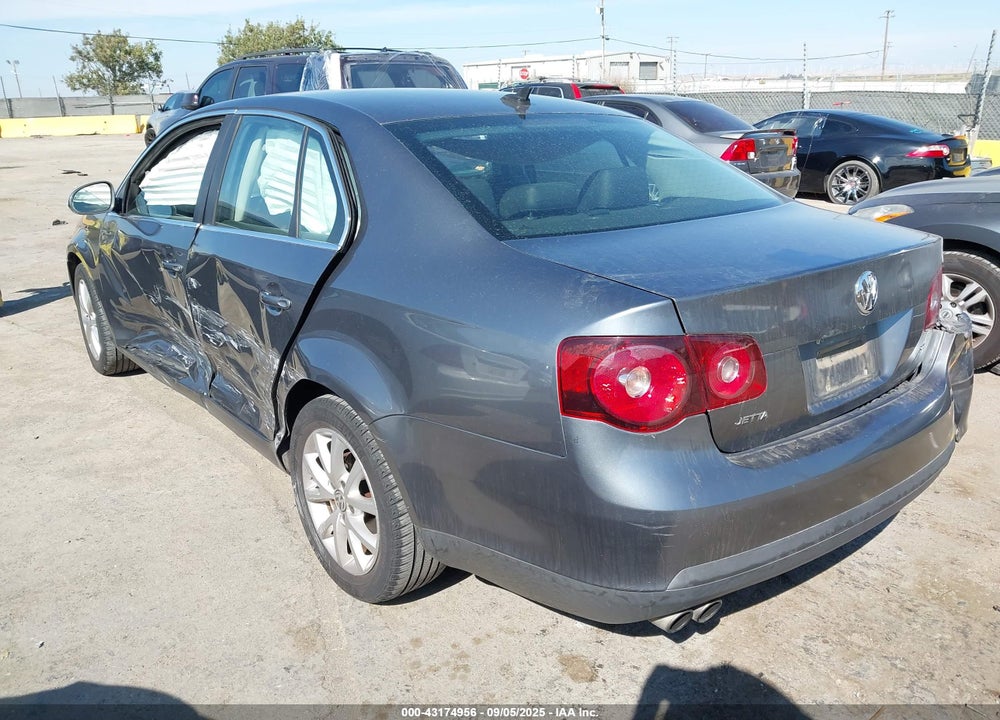 2010 VOLKSWAGEN JETTA VIN: 3VWRX7AJ8AM067959