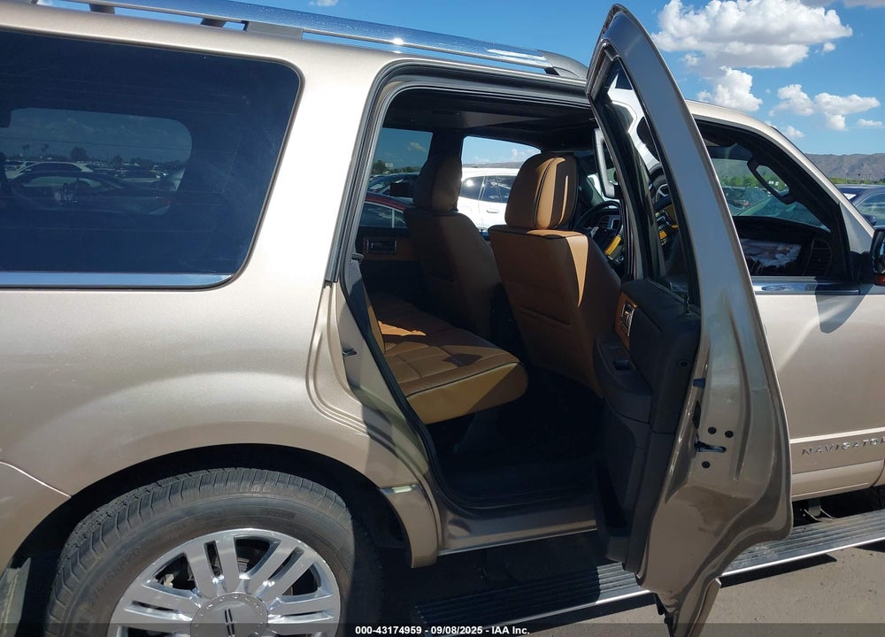 2014 LINCOLN NAVIGATOR VIN: 5LMJJ2J50EEL00468