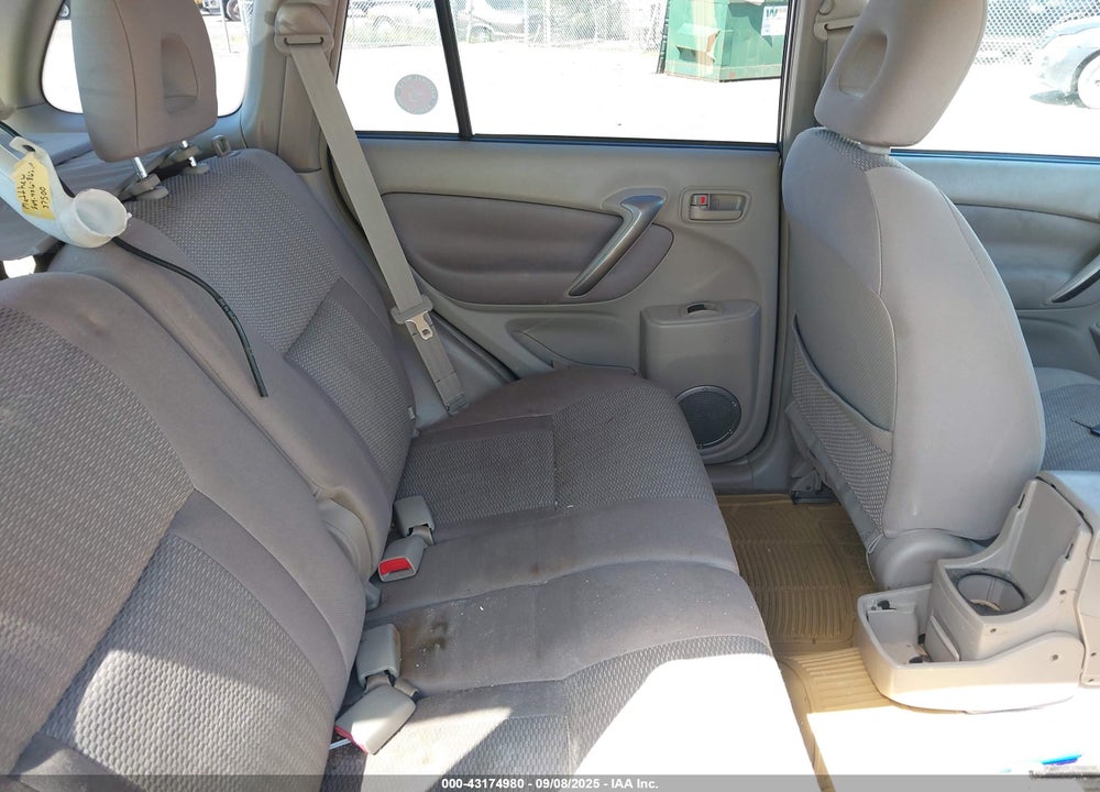2005 TOYOTA RAV4 VIN: JTEHD20V150055686