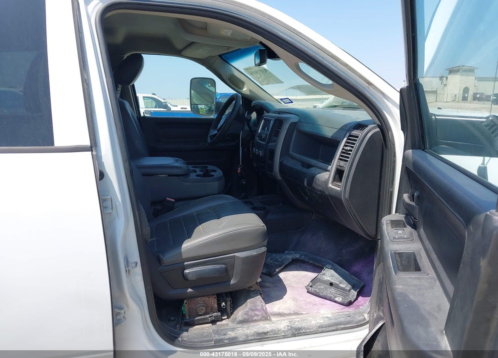 2018 RAM 2500 TRADESMAN 4X4 8' BOX VIN: 3C6UR5HL7JG313232