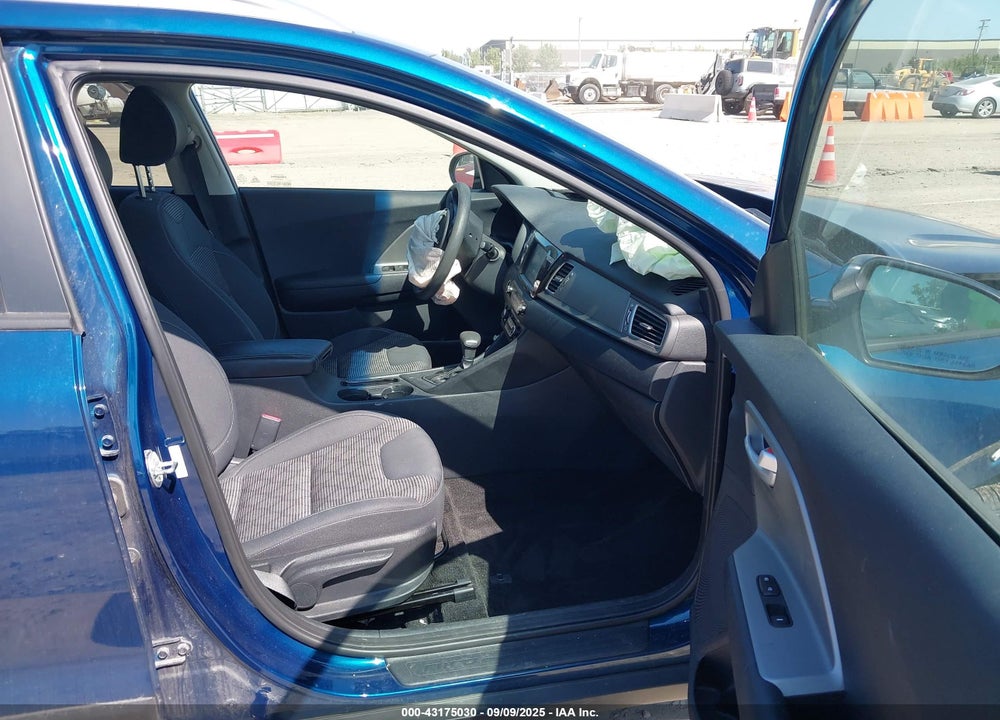 2017 KIA NIRO VIN: KNDCB3LC8H5085294