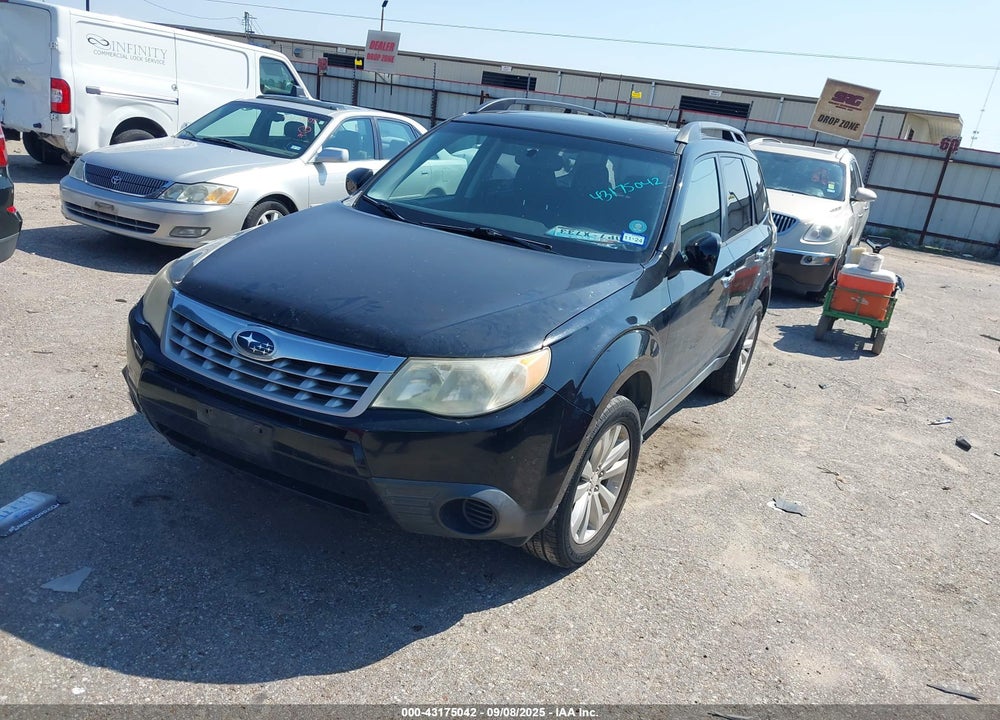 2011 SUBARU FORESTER 2.5X PREMIUM VIN: JF2SHBCC8BH735432
