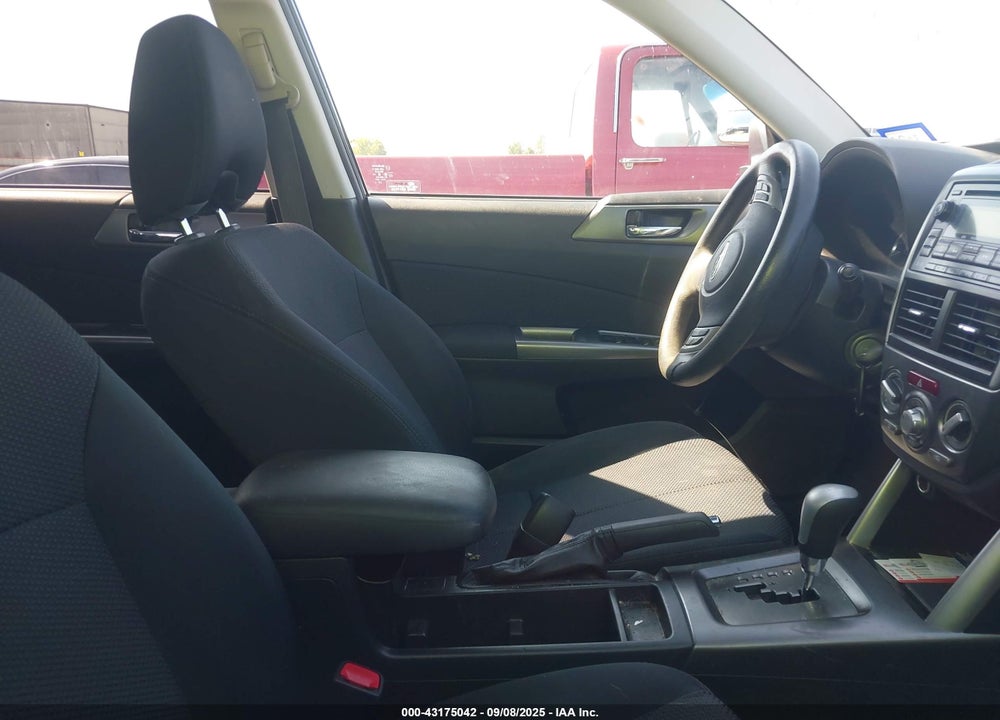 2011 SUBARU FORESTER 2.5X PREMIUM VIN: JF2SHBCC8BH735432