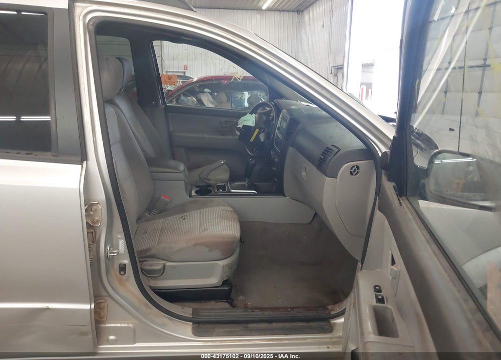 2009 KIA SORENTO VIN: KNDJC735895870008
