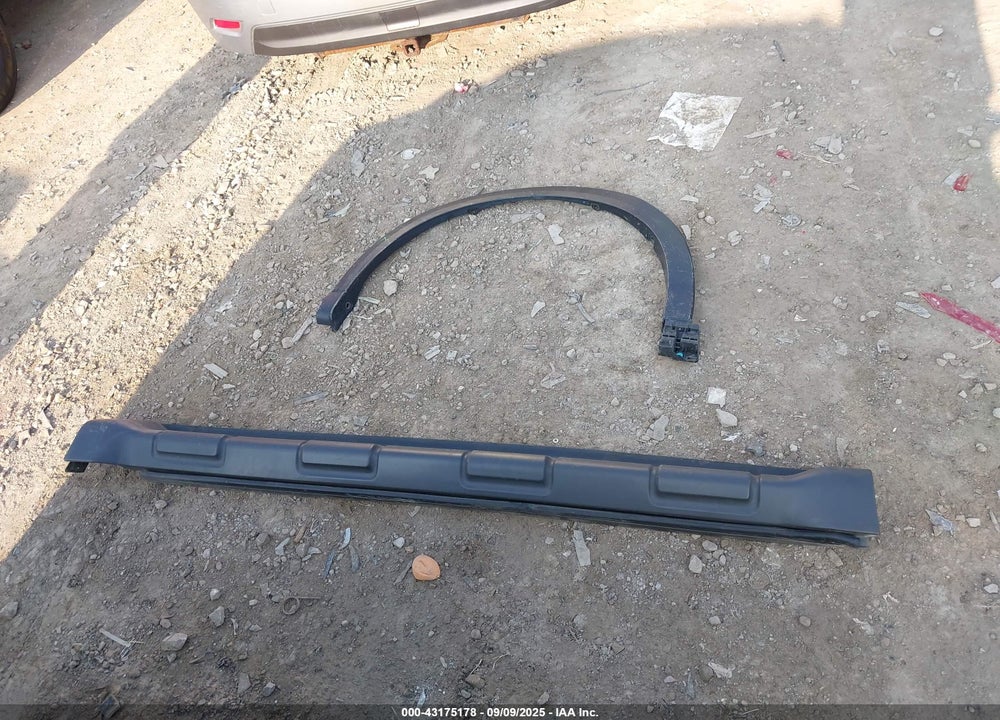 2010 FORD ESCAPE VIN: 1FMCU0DG8AKA05019