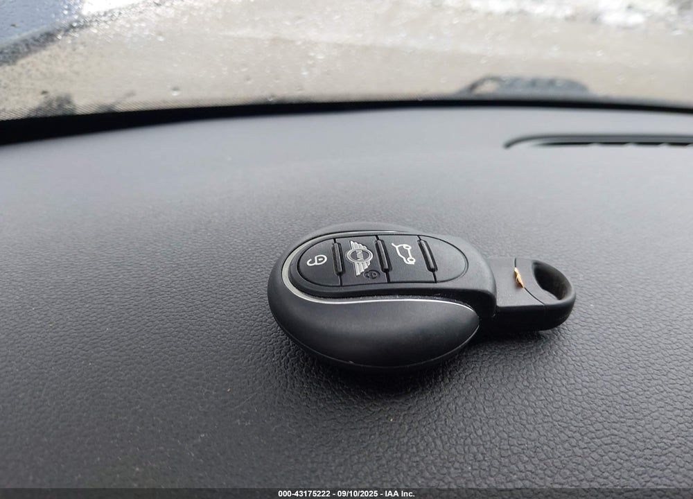 2014 MINI COOPER VIN: WMWXM5C5XET730945