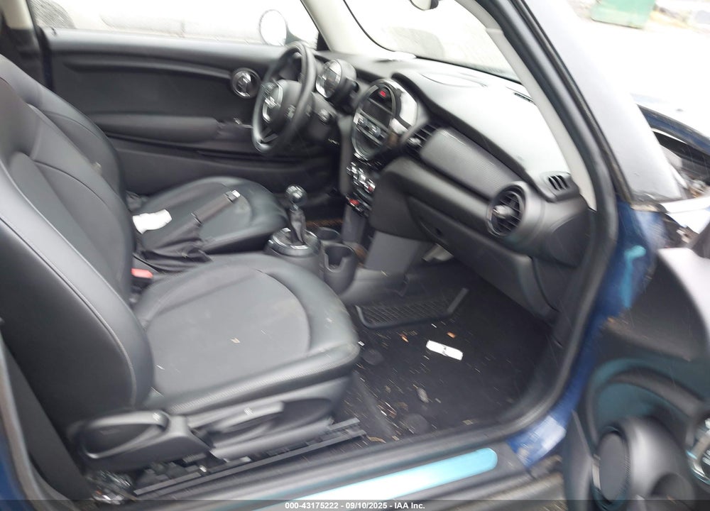 2014 MINI COOPER VIN: WMWXM5C5XET730945
