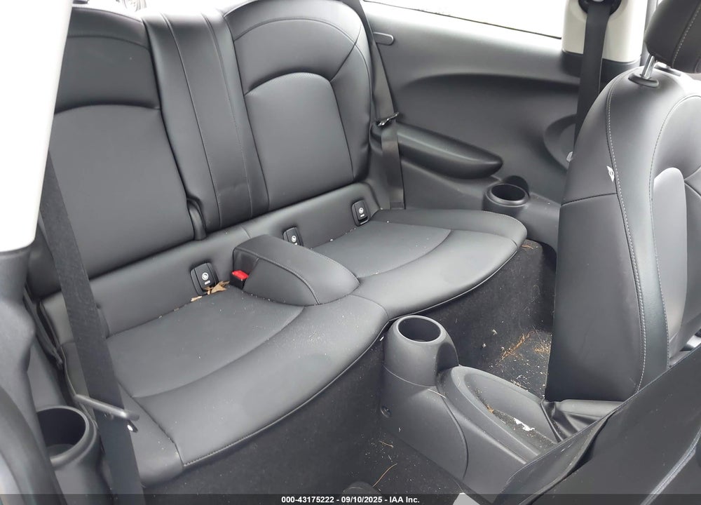 2014 MINI COOPER VIN: WMWXM5C5XET730945