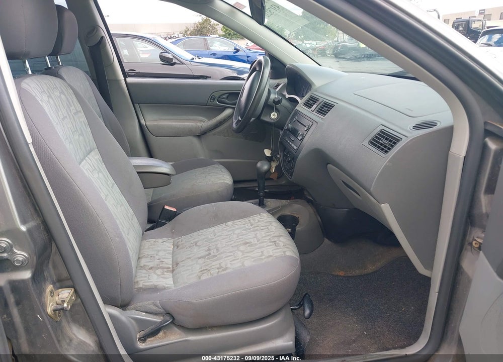 2005 FORD FOCUS ZXW VIN: 1FAFP36N55W262228