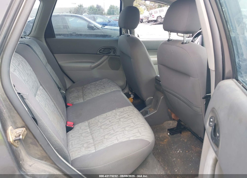 2005 FORD FOCUS ZXW VIN: 1FAFP36N55W262228