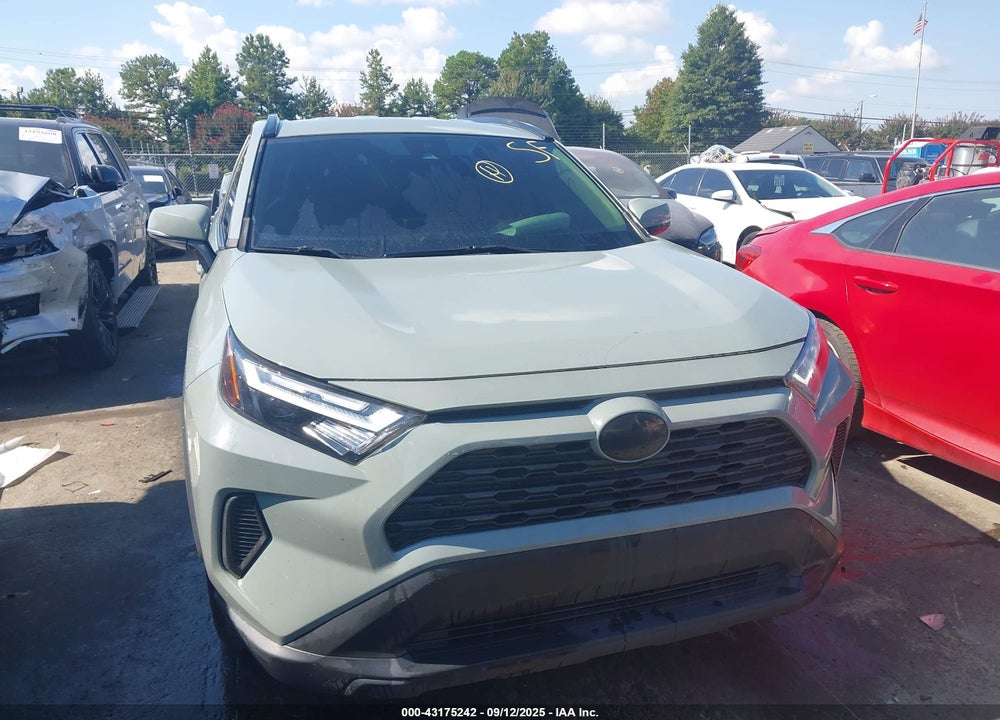 2022 TOYOTA RAV4 XLE VIN: 2T3W1RFVXNW197647
