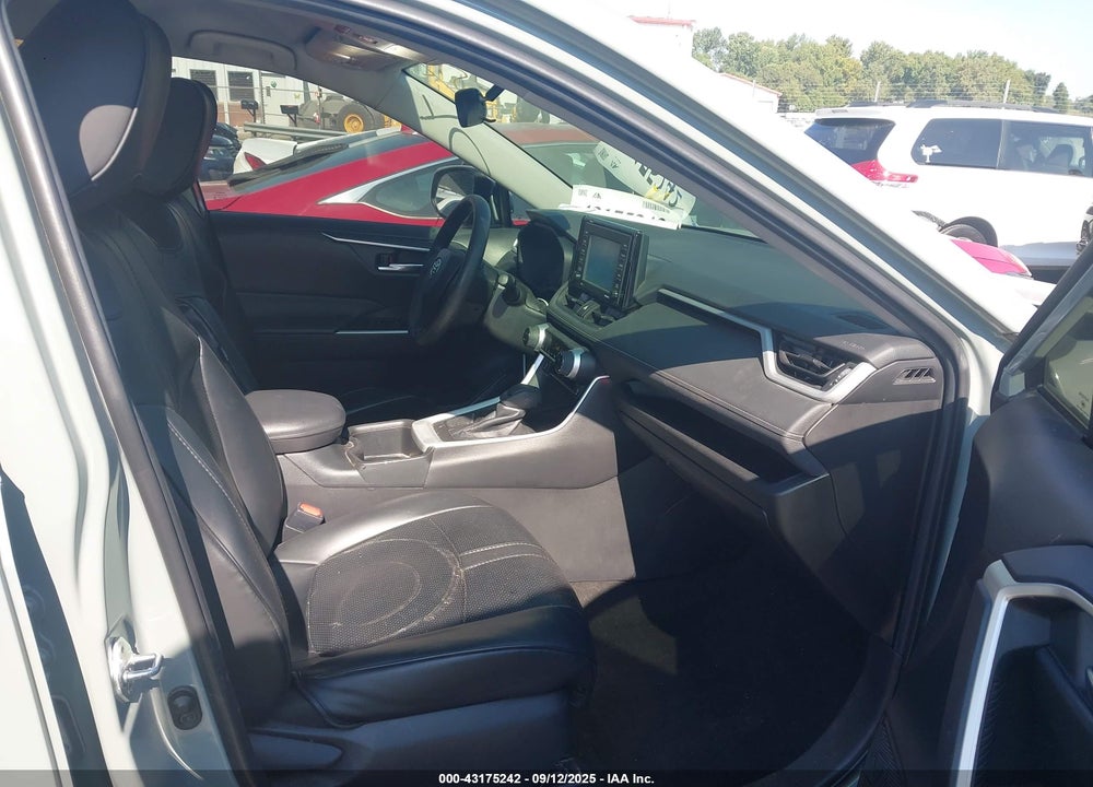 2022 TOYOTA RAV4 XLE VIN: 2T3W1RFVXNW197647