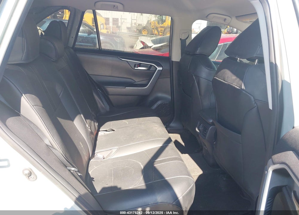 2022 TOYOTA RAV4 XLE VIN: 2T3W1RFVXNW197647