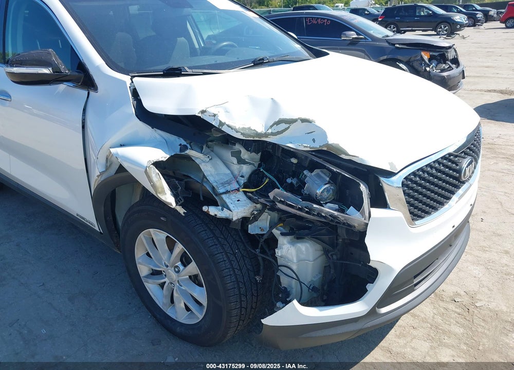 2016 KIA SORENTO VIN: 5XYPGDA54GG002916