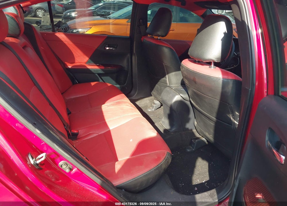 2016 HONDA ACCORD VIN: 1HGCR2F50GA121182