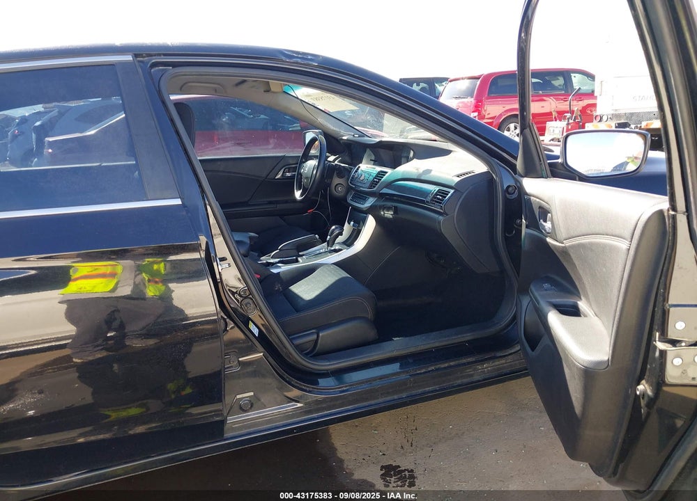 2015 HONDA ACCORD VIN: 1HGCR2F59FA118926