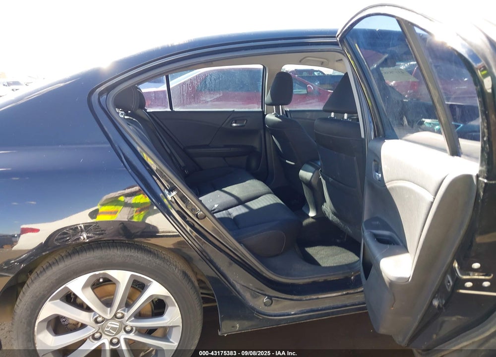2015 HONDA ACCORD VIN: 1HGCR2F59FA118926