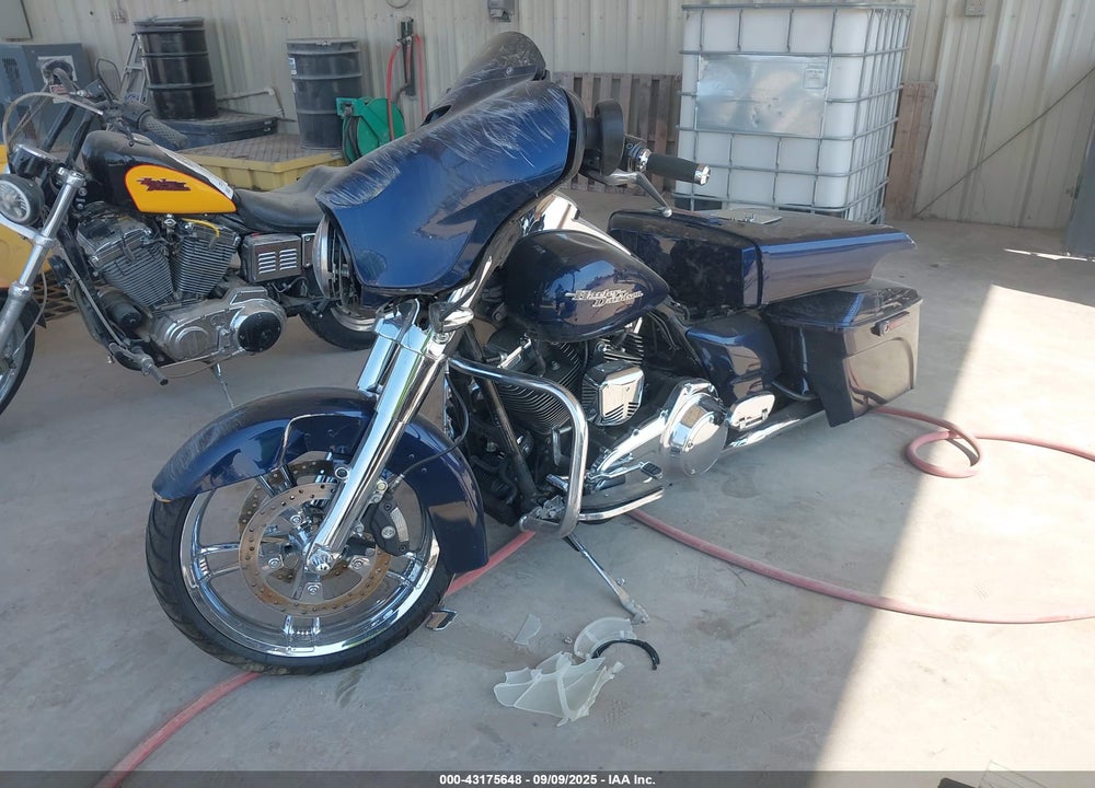 2014 HARLEY-DAVIDSON FLHX STREET GLIDE VIN: 1HD1KBM3XEB621139