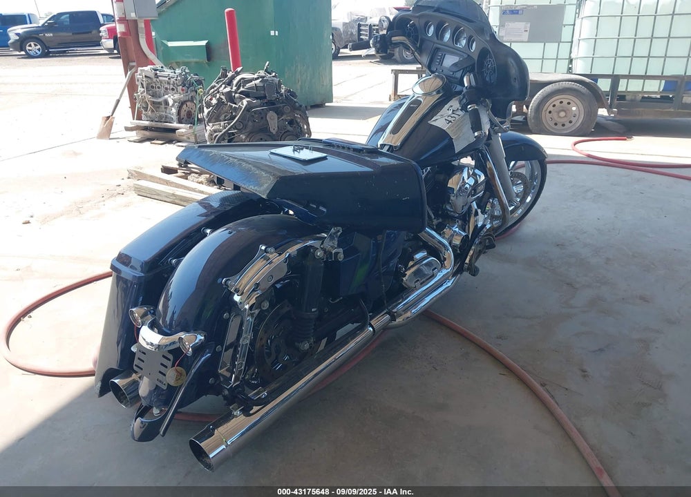 2014 HARLEY-DAVIDSON FLHX STREET GLIDE VIN: 1HD1KBM3XEB621139
