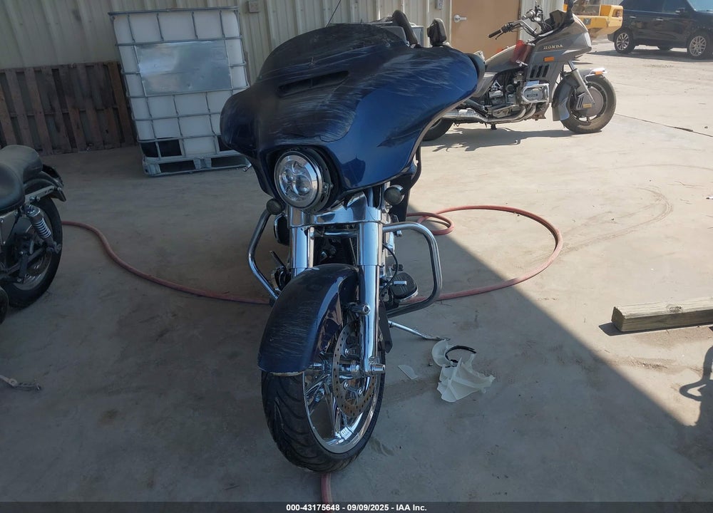 2014 HARLEY-DAVIDSON FLHX STREET GLIDE VIN: 1HD1KBM3XEB621139